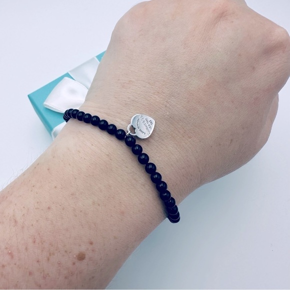Return to Tiffany & Co. Heart Charm Onyx 4 mm Bead Bracelet with Packaging - Picture 12 of 13